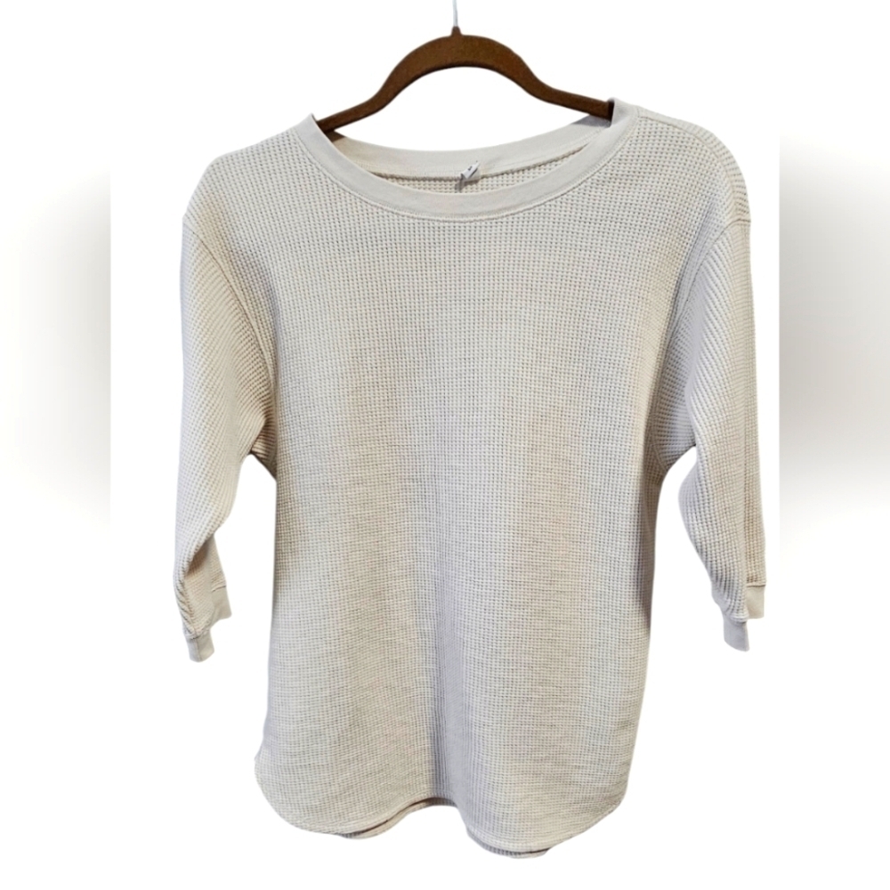 UNIQLO 3/4 sleeve waffleknit t-shirt